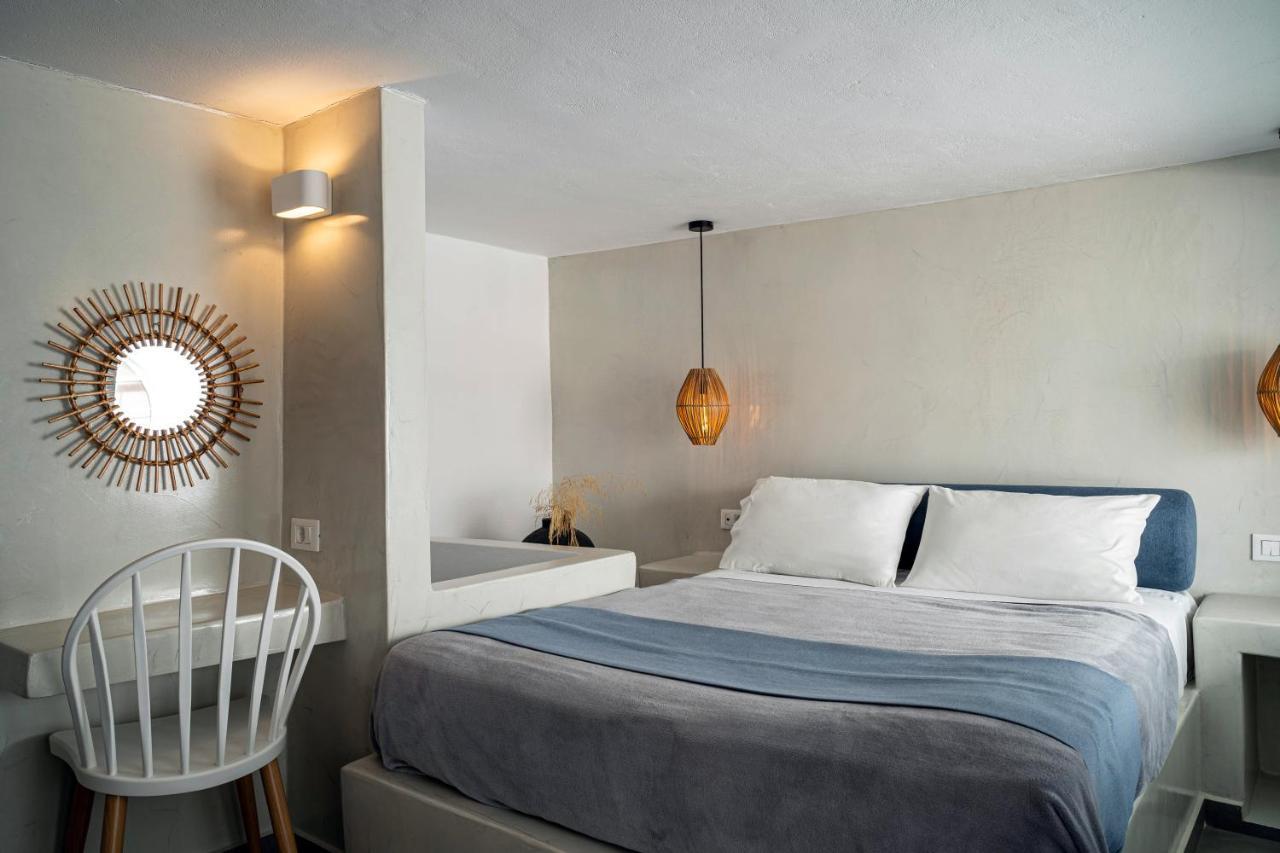 Galatia Hotel Fira (Santorini)